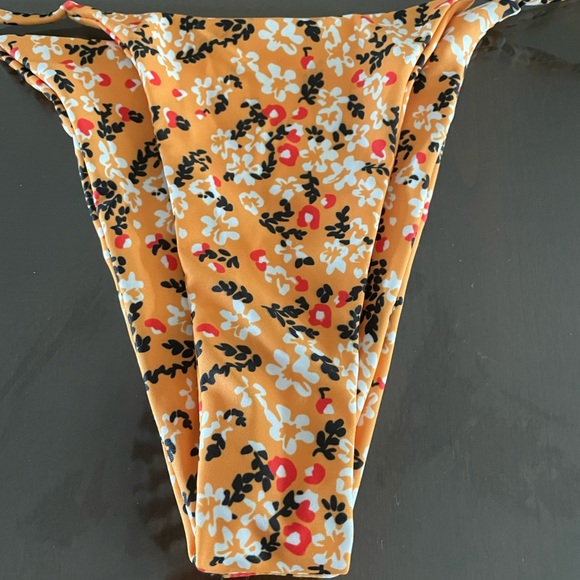 Bikini set - Picture 3 of 5